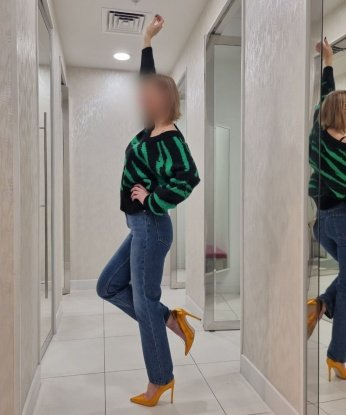 У меня нежные руки, искусный язычок и загадочные глаза, которые погрузят тебя в мир наслаждения. Я знаю, как доставить тебе незабываемые мгновения нашей встречи. Со мной ты можешь расслабиться и забыть обо всех проблемах.
💋 Мои услуги включают классический секс, оральные ласки, массаж и многое другое. Я умею быть нежной и страстной одновременно, подстраиваясь под твои желания и потребности. Ты останешься доволен каждой минутой проведенной со мной.
🔥 У меня безупречная репутация, мои клиенты остаются довольными и возвращаются ко мне снова и снова. Мои фото полностью соответствуют действительности. Жду тебя в своей уютной квартире в центре Москвы, чтобы сделать твои мечты реальностью. Все встречи абсолютно конфиденциальны.
📞 Звони мне прямо сейчас, и я обещаю, что ты не пожалеешь о выборе! Живу и работаю в Москве, буду рада встрече с тобой, мой господин! 💋 Полина